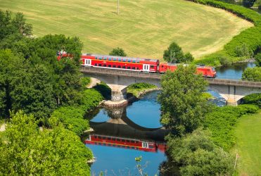 train-4351364_960_720